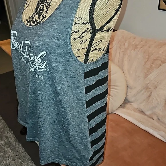 Red Rocks Tank Top - Picture 5 of 8